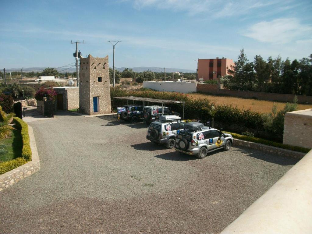 Riad Titima אסאוירה מראה חיצוני תמונה