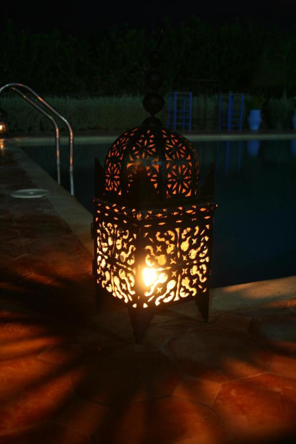 Riad Titima אסאוירה מראה חיצוני תמונה
