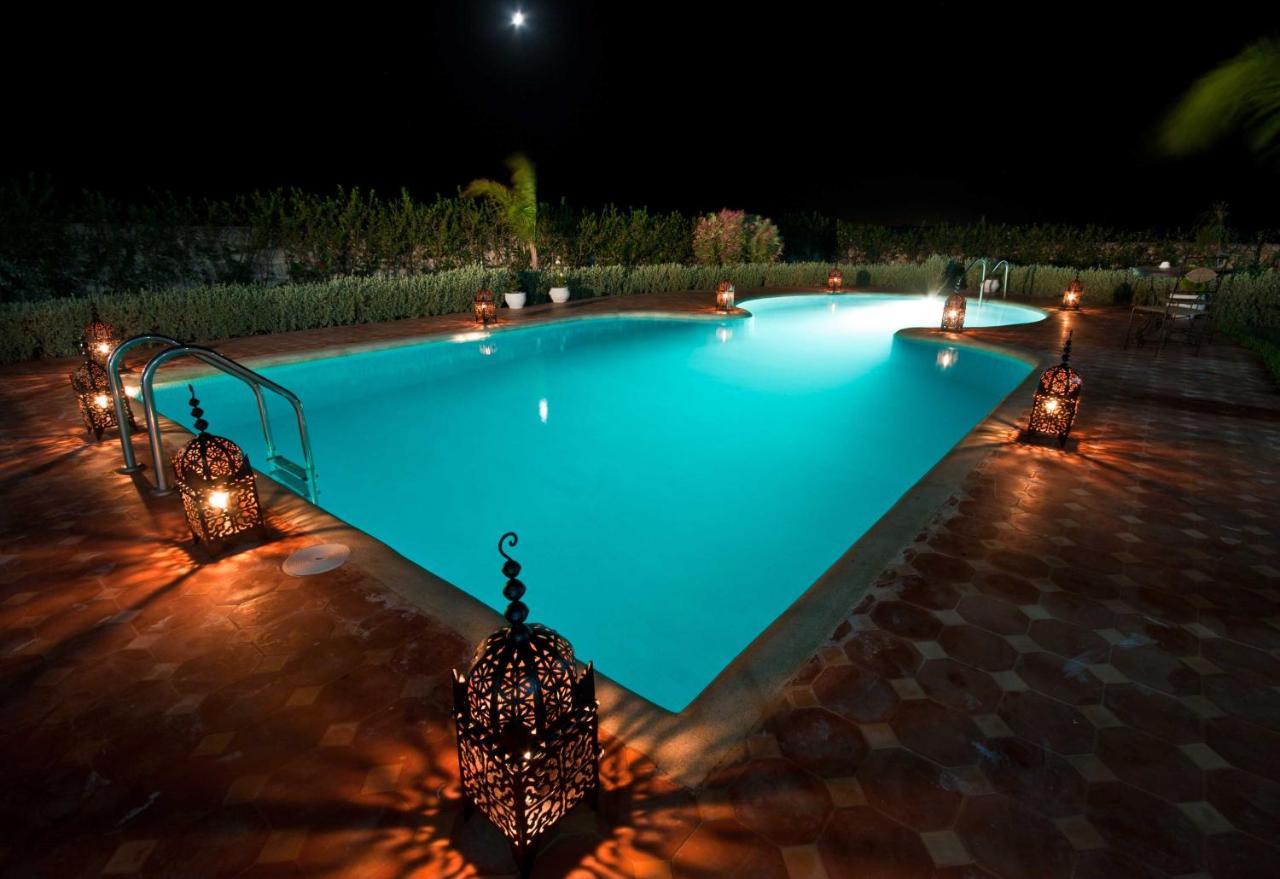 Riad Titima אסאוירה מראה חיצוני תמונה