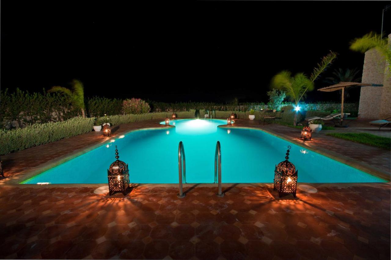 Riad Titima אסאוירה מראה חיצוני תמונה