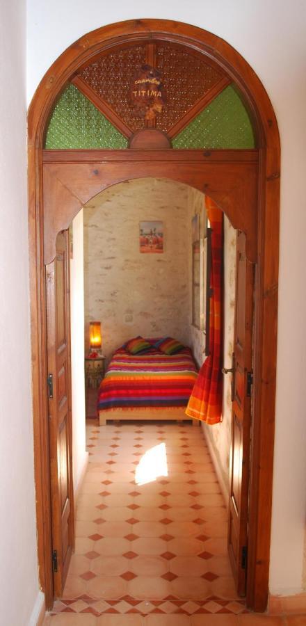 Riad Titima אסאוירה מראה חיצוני תמונה