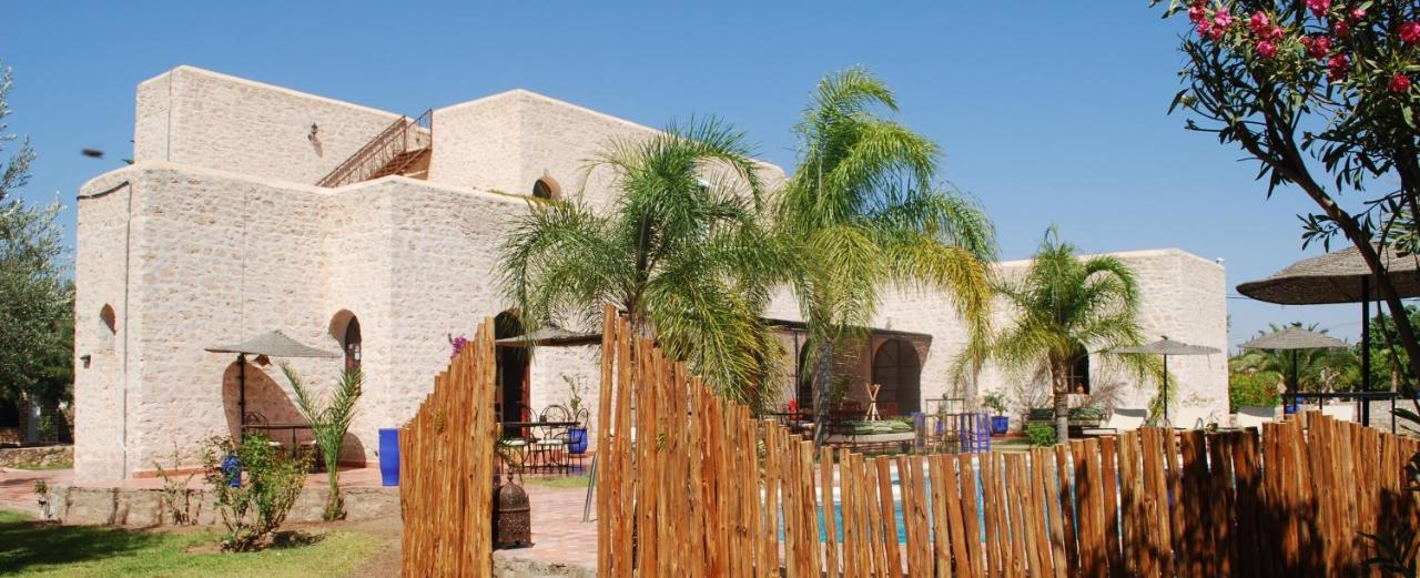 Riad Titima אסאוירה מראה חיצוני תמונה