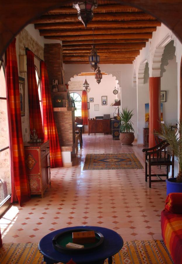 Riad Titima אסאוירה מראה חיצוני תמונה