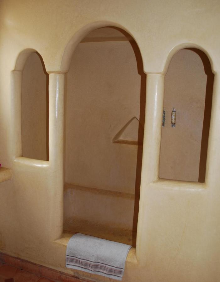 Riad Titima אסאוירה מראה חיצוני תמונה