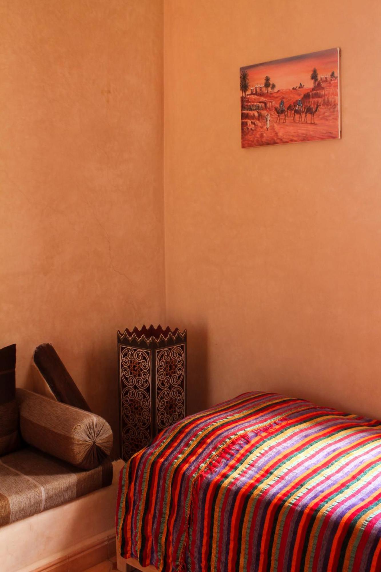 Riad Titima אסאוירה מראה חיצוני תמונה